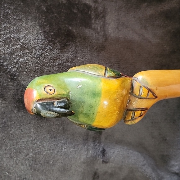 Vintage hand carved and painted wooden parrot figurines souvenir folk art macaw - Picture 4 of 10